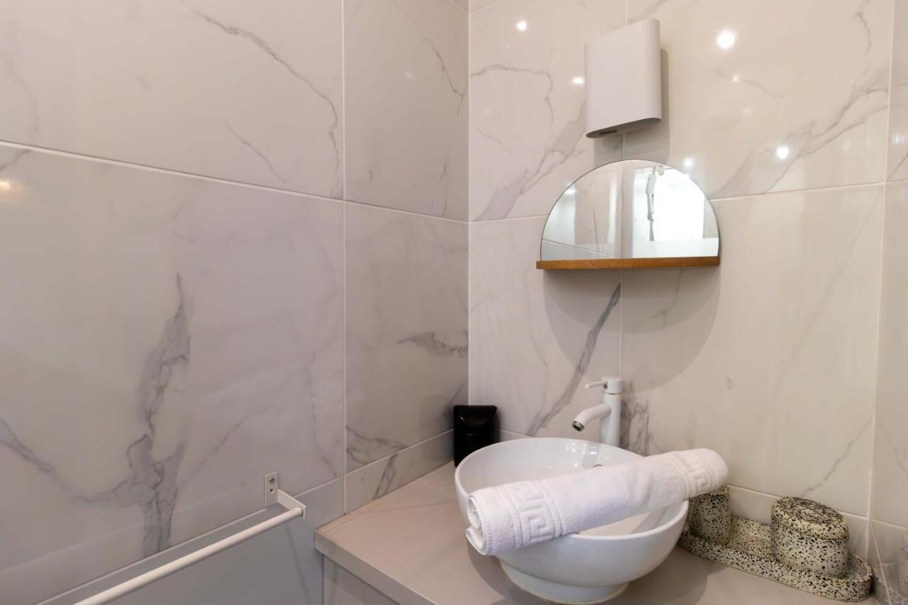 Apartment Center Of Paris By Studio Prestige Esterno foto