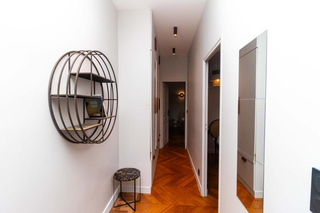 Apartment Center Of Paris By Studio Prestige Esterno foto